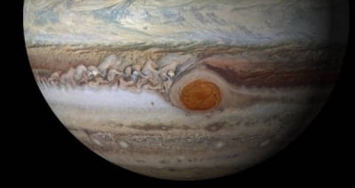 Новые фотографии загадочного красного пятна Юпитера